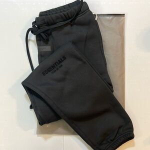 Fear of god essentials stretch limo sweatpants ss22